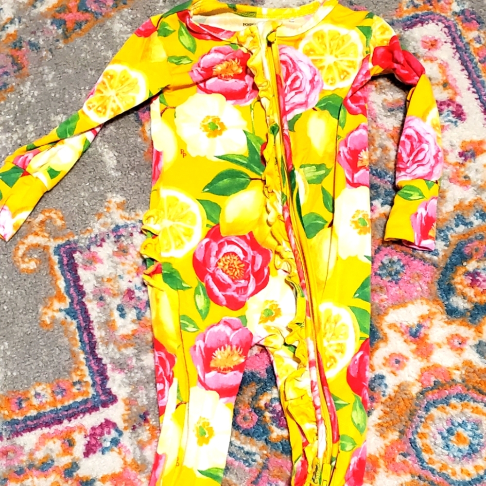 Posh peanut yellow 6-9 month footie